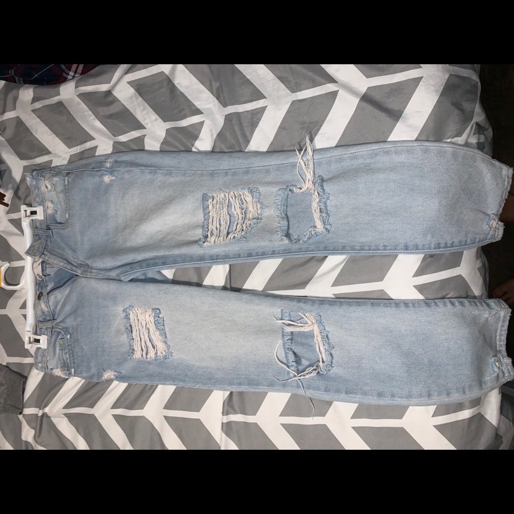 Tilly’s mom jeans